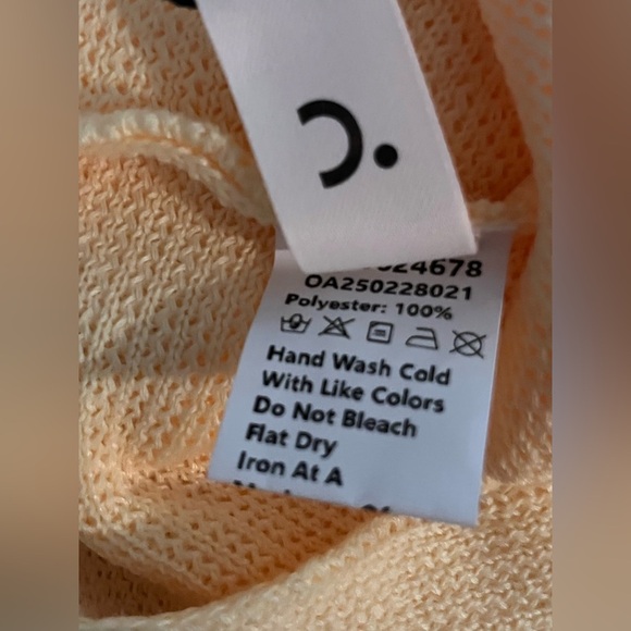 Commense Sleeveless Ruffle Hem Sweater Vest - Picture 4 of 4